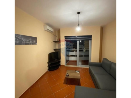 Apartament per qera 1+1 tek Pallati me Shigjeta