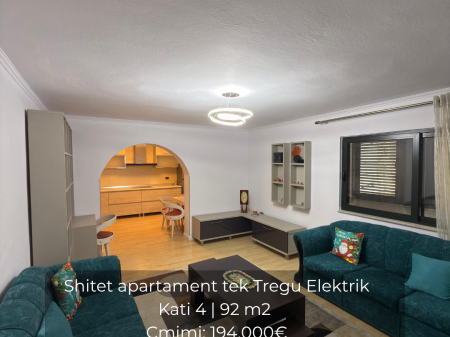 Shitet apartament tek Tregu Elektrik