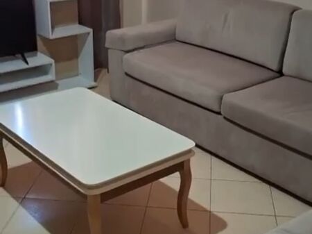 1+1,40.000 lek,Mbrapa Qendres Globe, Rruga Kavajes