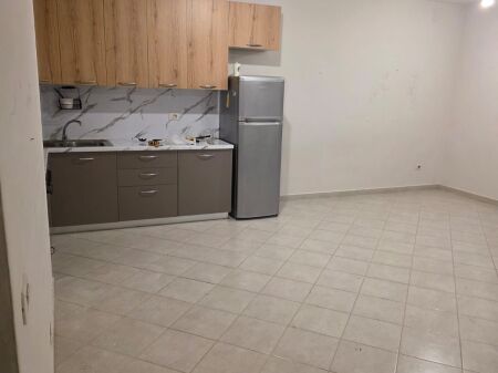 For rent 2+1+2 empty CONTACT FROSINA PLAKU 700€