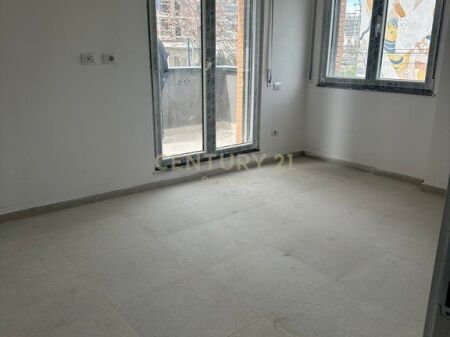 AMBIENT ZYRE ME QIRA, REZIDENCA DAEL, BULEVARDI I RI, TIRANE!