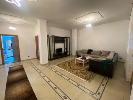 APARTAMENT ME QERA 2+1 KINOSTUDIO 50.000 LEKE FH-69387