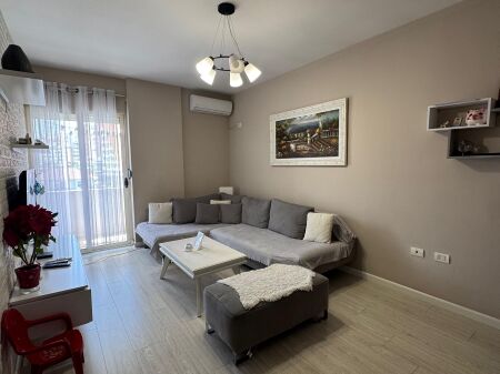 Appartamento 1+1 in vendita, vicino alla fabbrica della farina, Tirana