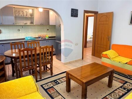 Apartament - Për Qira - Rruga Frosina Plaku, Tiranë