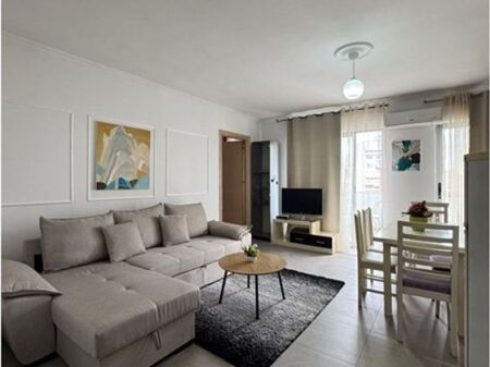 Apartament 2+1 me qira, Komuna e Parisit