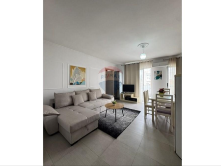 Apartament per qera 1+1 tek Komuna e Parisit