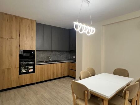 Jepet me Qera apartament 2+1+2+Post Parkimi tek Liqeni i Thate