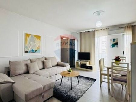 Apartament 2+1 Komuna e Parisit