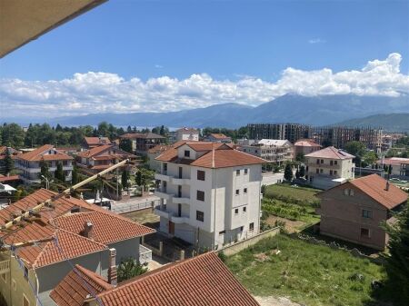 Apartament 1+1 Pogradec 600m larg liqenit