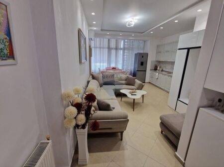 Apartament 1+1 per qira tek Komuna e Parisit