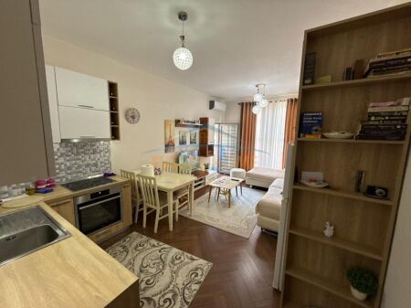 shitet,apartament 1+1,astir