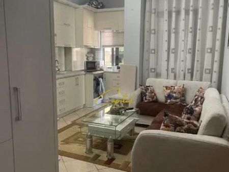 APARTAMENT ME QIRA 1+1 21 DHJETORI 50.000 LEKE