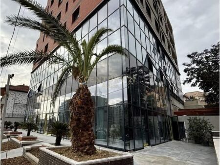 COMMERCIAL UNIT FOR RENT!