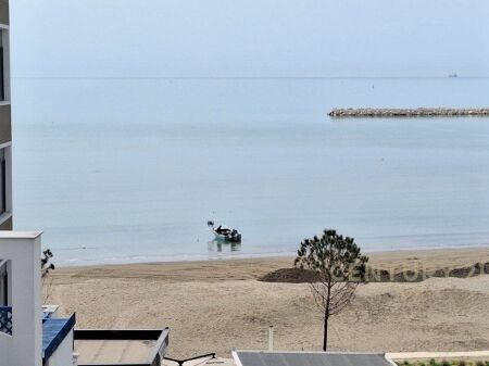 Apartment with Sea View 2+1+3 For Rent on the Beach, Durrës – 780€ | 130 m²