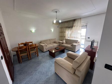 Jepet me qera apartament 2+1 te Stacioni i Trenit