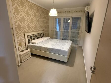 21-Dhjetori Jepet apartament me qira 2+1 Kontakti