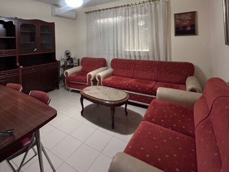 Apartament 2+1 me qira tek kryqezimi i 21 Dhjetorit