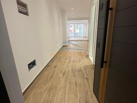 Shitje, Apartament 2+1+2, Stacioni i Trenit, Tirane.