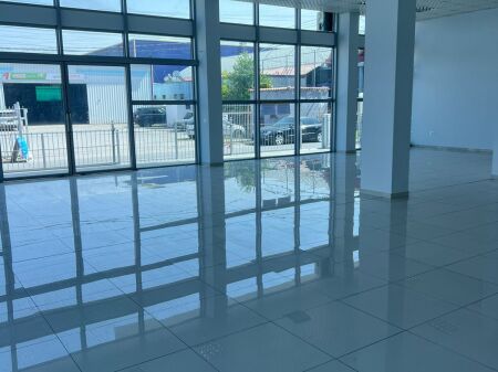 JEPET DYQAN ME QERA 160M2 MEZEZ FUSHE