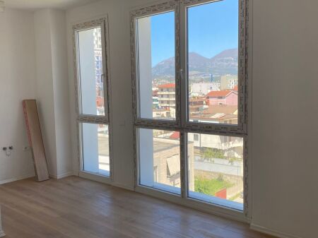 Rent | Ambjent Biznesi | Rruga Jordan Misja | 600 €/month