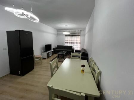 Jepet per qira apartament 2+1 tek Usluga te ish-stacioni trenit