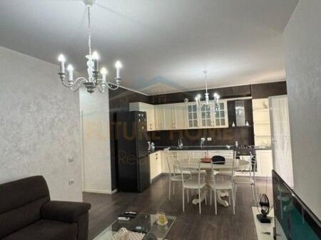 Qera, Apartament 2+1+2+ Post parkimi , Fresk