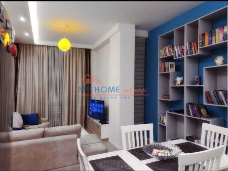 Apartment 1+1 for rent at Komuna e Parisit