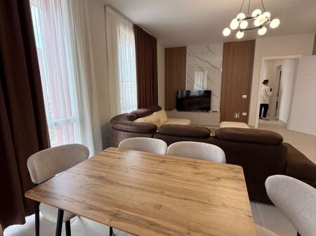 Jepet e qira 2+1,Medrese