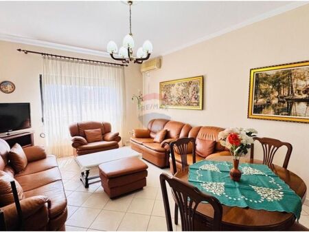 Apartament - Për Shitje - Rruga Frosina Plaku, Tiranë(ID: 530191025-278)