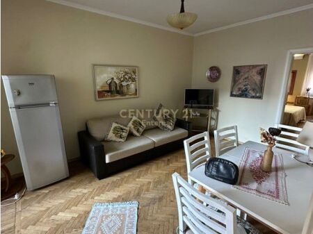 Mercato Cam - Affittasi 1+1 Completamente Di Fronte Alla Banca D'Albania