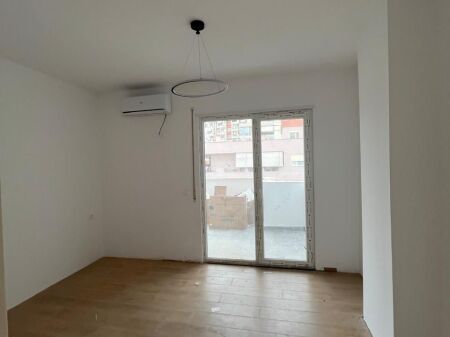 Qera | Apartament 2 + 1 | Fresku | 600 €/muaj
