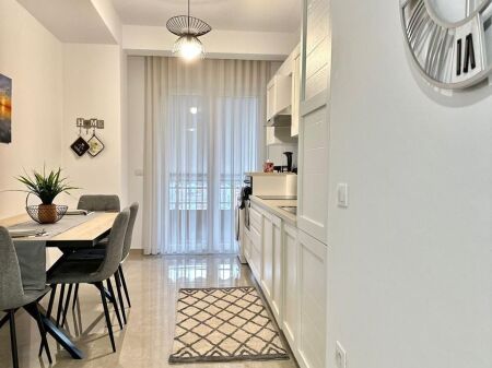 🏠Apartment 1+1 for rent 📍Center, near Çam Market  🏢3rd floor, with elevator 🏷️Price: 75,000 Leke/month 