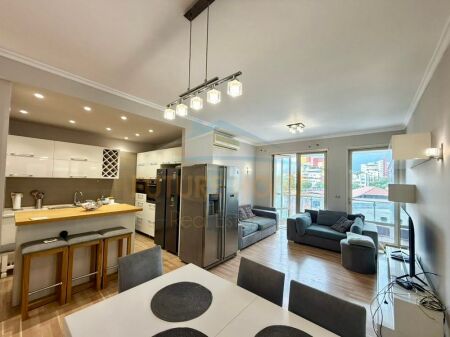 Qira, Apartament 3+1+2, Stacioni Trenit, Tiranë