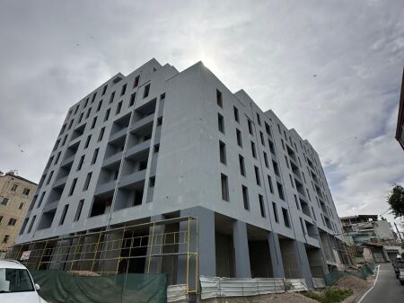 SHITET 2+1 DHE VERANDE 123 M2