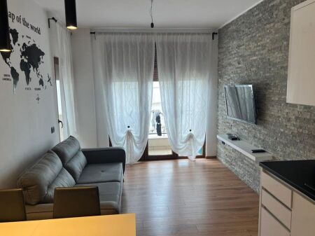 Shitet apartament 2+1 Fresk