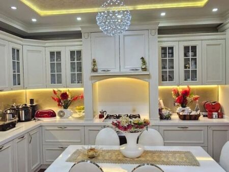 Shitet Apartament 3+1+2 +4ballkone ne Skele Vlore