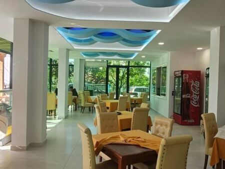 Shitet Bar Restorant + Apartament Golem Prane Hotel Flower