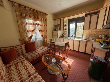 Shitet Vile 2-Kateshe ne Shkozet 235.000 Euro