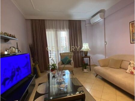 Appartamento 2+1+2 in affitto in Via Kavajes!