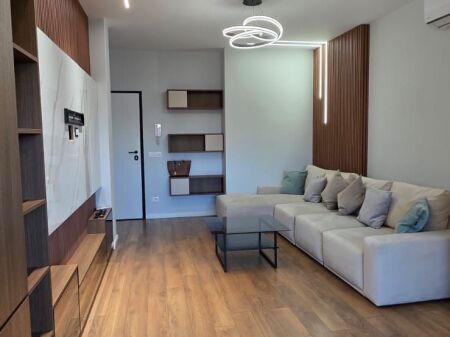 Ekskluzive!!!Apartament 2+1+2 Poste parkimi ne shitje tek Tower Bridge ne Tirane