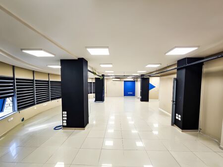 Jepet Ambjent me Qira - Rruga e Dibres, Afer Selvise !