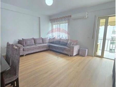 Apartament 1+1 per shitje te Rruga Ndre Mjeda.