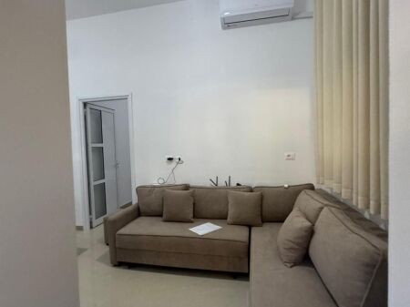 Jepet me qira apartament 1+1