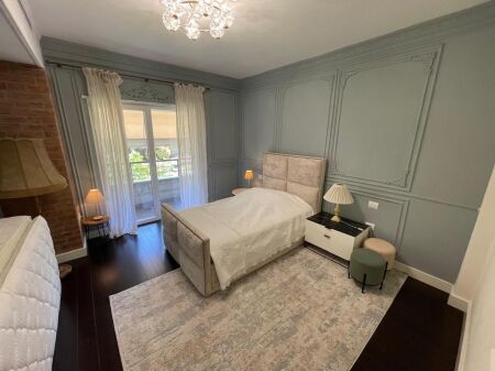 Vilë me qira pranë Teg!