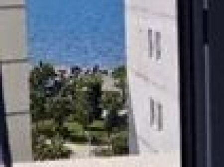 Shengjin shitet banes me pamje deti.