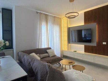 🏡 Apartament 2+1+2 me qira – Pazari i Ri
