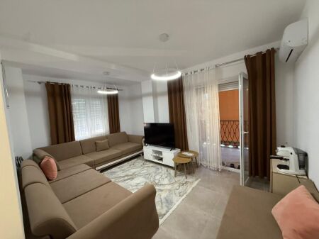 Shitet apartment 1+1 ne golem