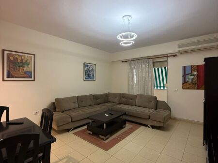 Apartament 1+1 me Qera – Qendër, Rruga e Barrikadave