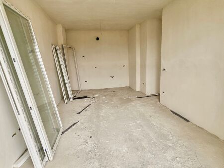 Shitet Apartament 2+1 tek Univers City