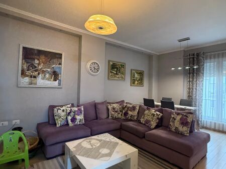 Apartament 2+1 për qira Kompleksi Kontakt 21 dhjetori !